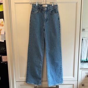 Aritzia Denim Forum High Rise, Wide Leg Jeans. Size 26. 31 inseam.